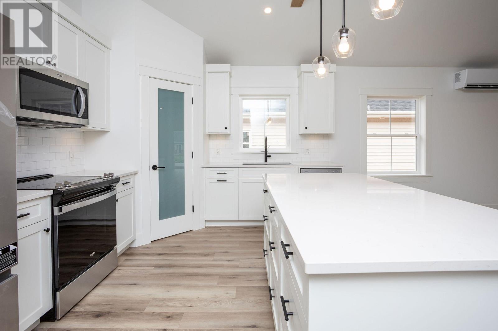 22 Shirley Street, Charlottetown, Prince Edward Island  C1C 0X8 - Photo 8 - 202620859