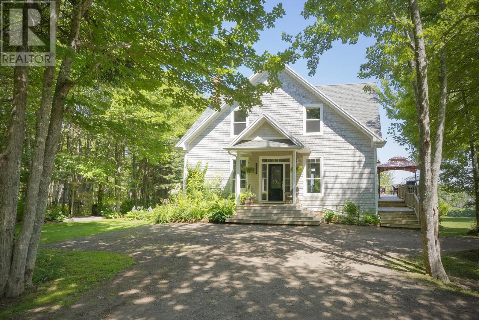 215 Buffalo Road, Rustico, Prince Edward Island  C0A 1N0 - Photo 1 - 202621121