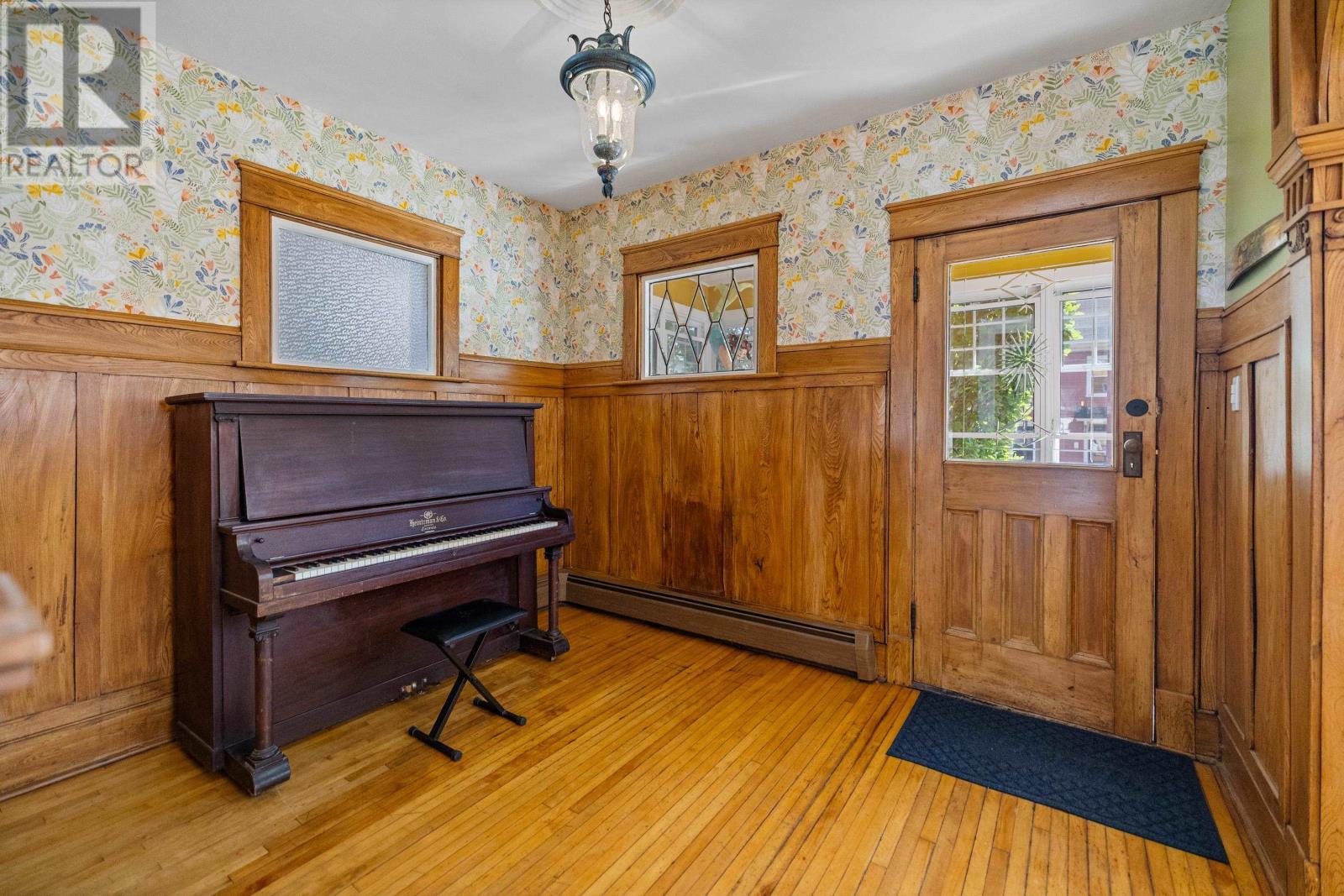 21 Grafton Street, Charlottetown, Prince Edward Island  C1A 1K6 - Photo 7 - 202621324