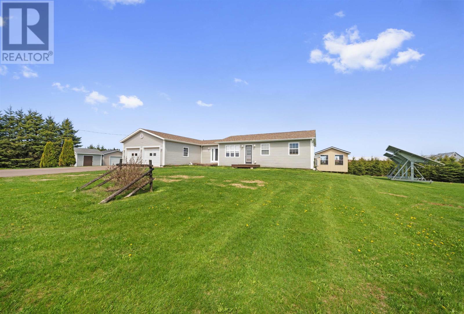 40 Dunbar Road, Alma, Prince Edward Island  C0B 1K0 - Photo 1 - 202621516