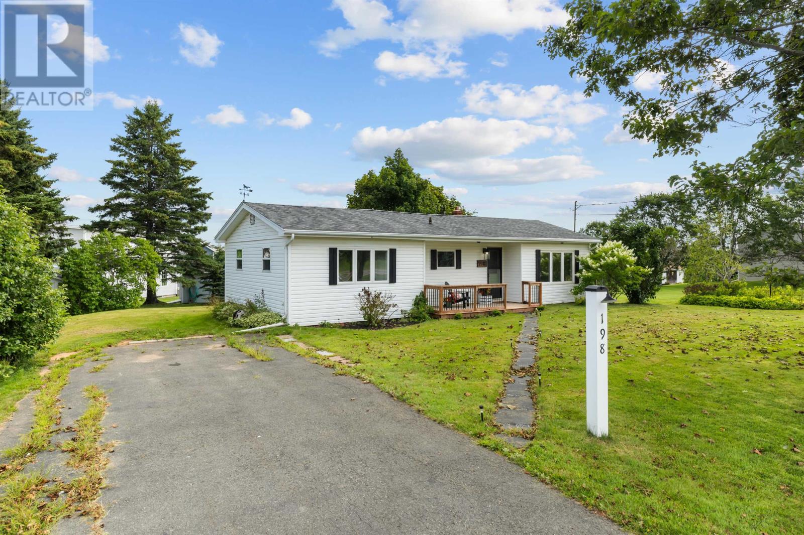 198 Lower Malpeque Road, Charlottetown, Prince Edward Island  C1E 1S5 - Photo 4 - 202621782