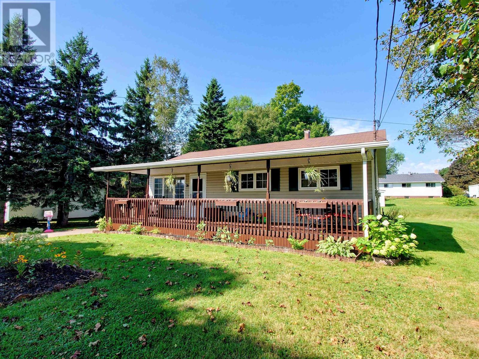 34 Lockwood Drive, Summerside, Prince Edward Island  C1N 4R5 - Photo 1 - 202621977