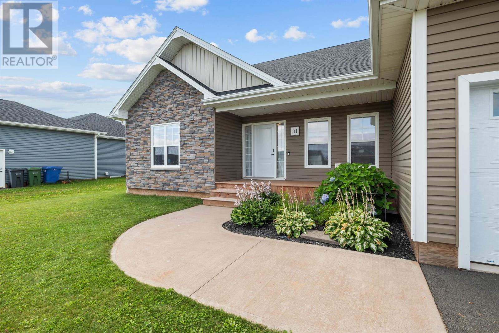 31 Lantern Crescent, Cornwall, Prince Edward Island  C0A 1H8 - Photo 7 - 202622062
