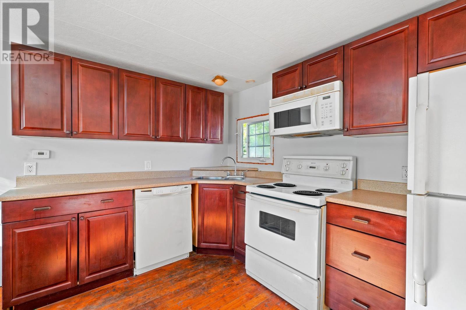 7 Oakwood Crescent, Charlottetown, Prince Edward Island  C1A 6P9 - Photo 7 - 202622129