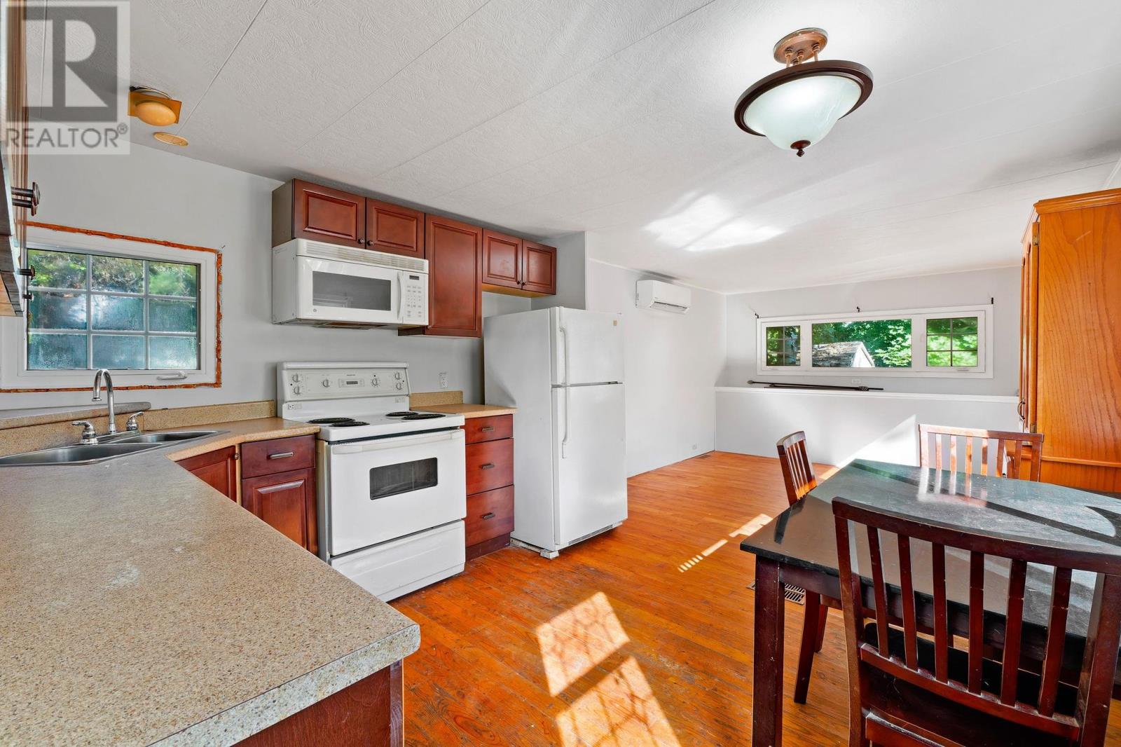 7 Oakwood Crescent, Charlottetown, Prince Edward Island  C1A 6P9 - Photo 8 - 202622129