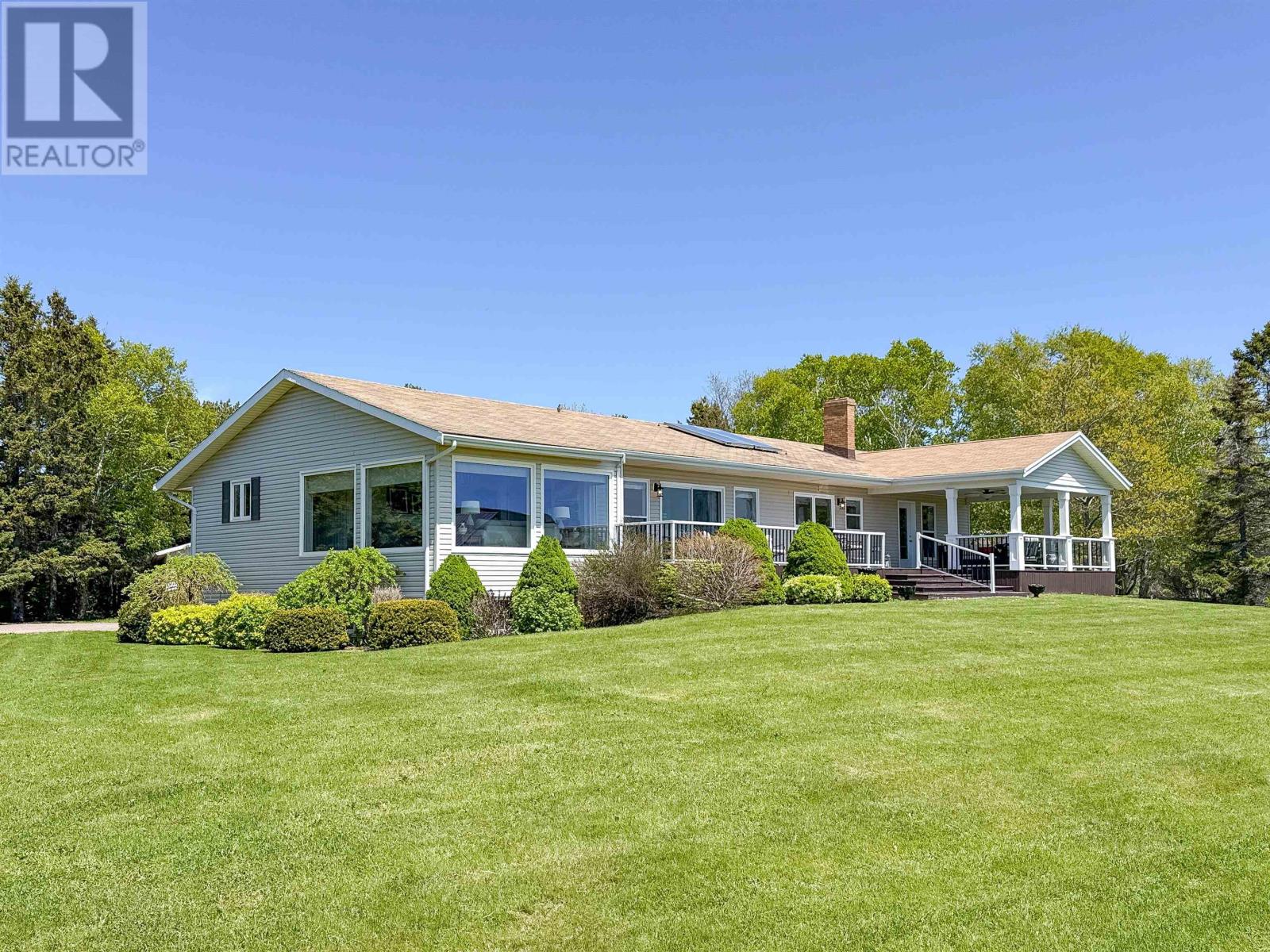 12 Lighthouse Lane, Stratford, Prince Edward Island  C1B 2N9 - Photo 1 - 202622227
