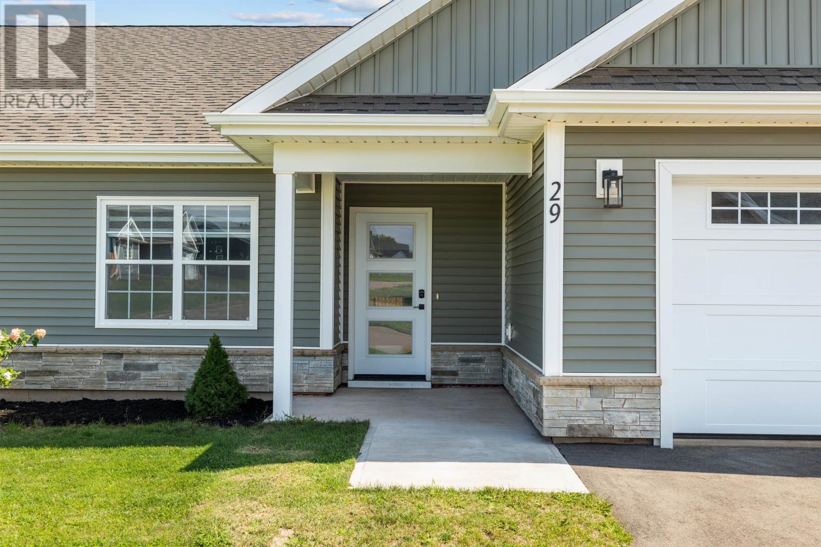 29 Starlite Street, Summerside, Prince Edward Island  C1N 0N7 - Photo 2 - 202622298