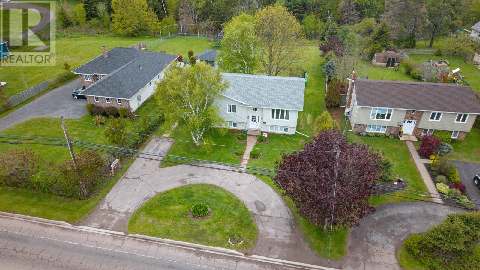 136 Stratford Road, Stratford, Prince Edward Island  C1B 1Y4 - Photo 2 - 202622848