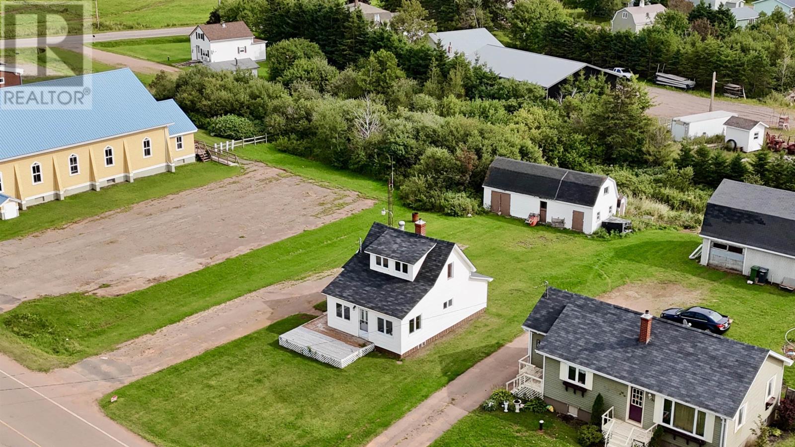 27 Harbour Road, Miminegash, Prince Edward Island  C0B 1S0 - Photo 2 - 202622987