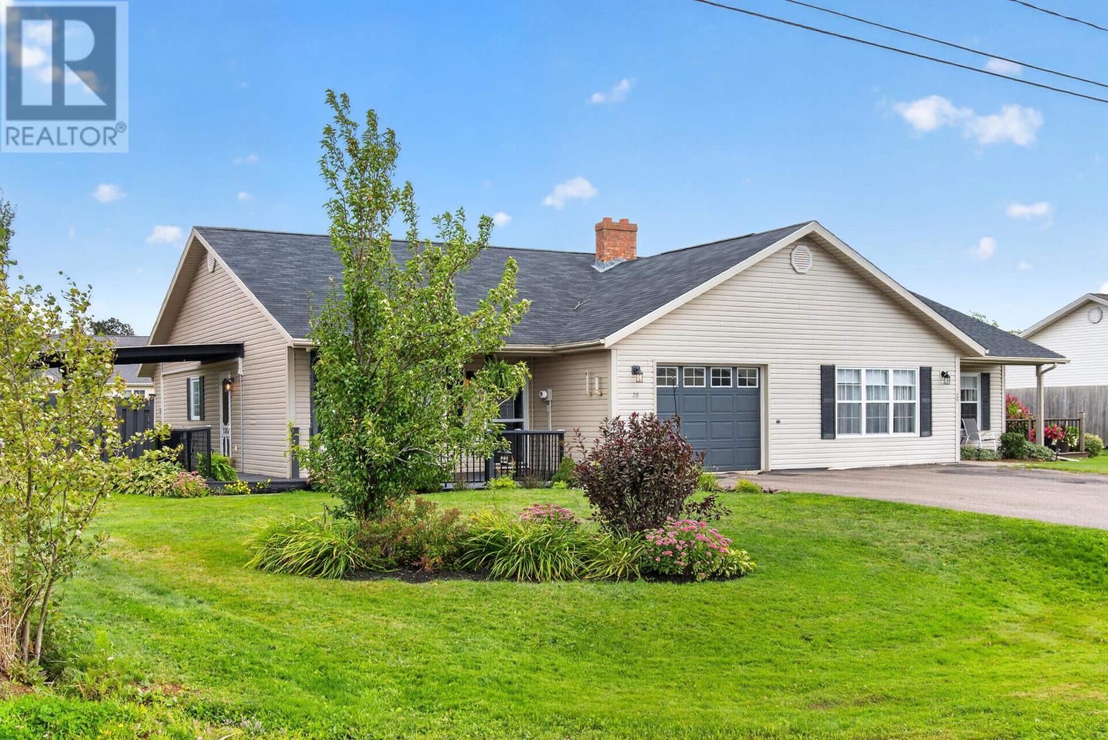 28 Heatherway Drive, Cornwall, Prince Edward Island  C0A 1H0 - Photo 4 - 202623320