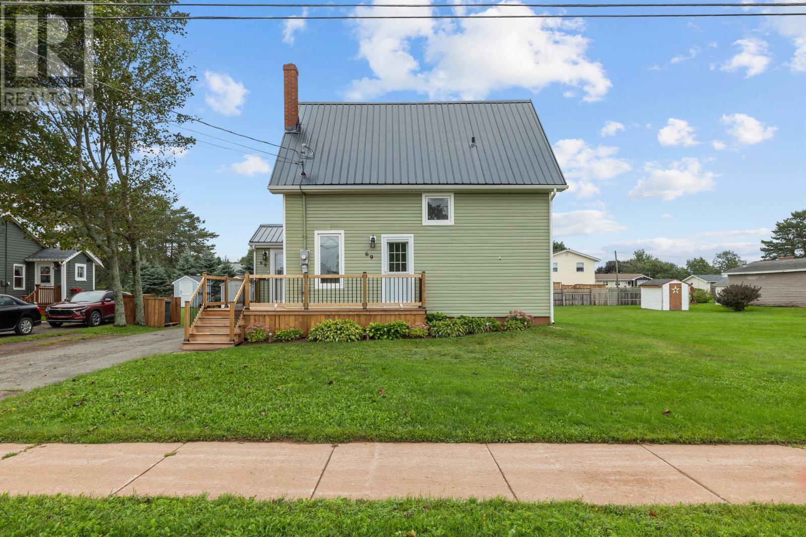 69 Bayview Drive, Summerside, Prince Edward Island  C1N 3Z9 - Photo 2 - 202623326