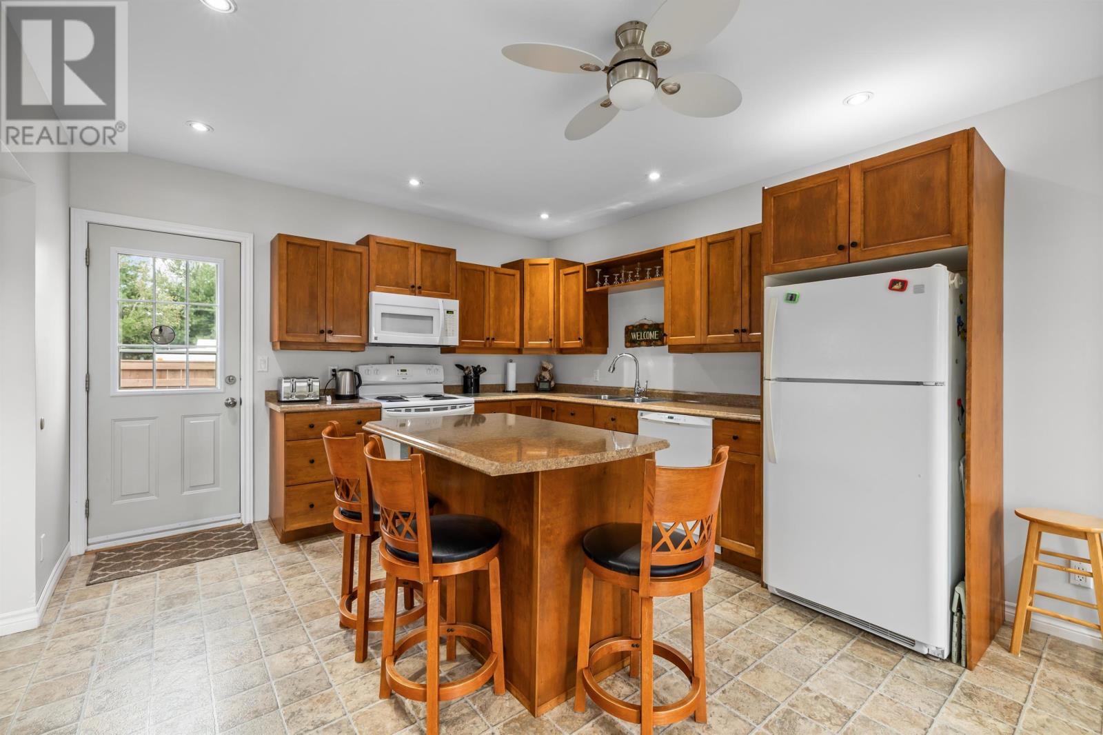 69 Bayview Drive, Summerside, Prince Edward Island  C1N 3Z9 - Photo 6 - 202623326