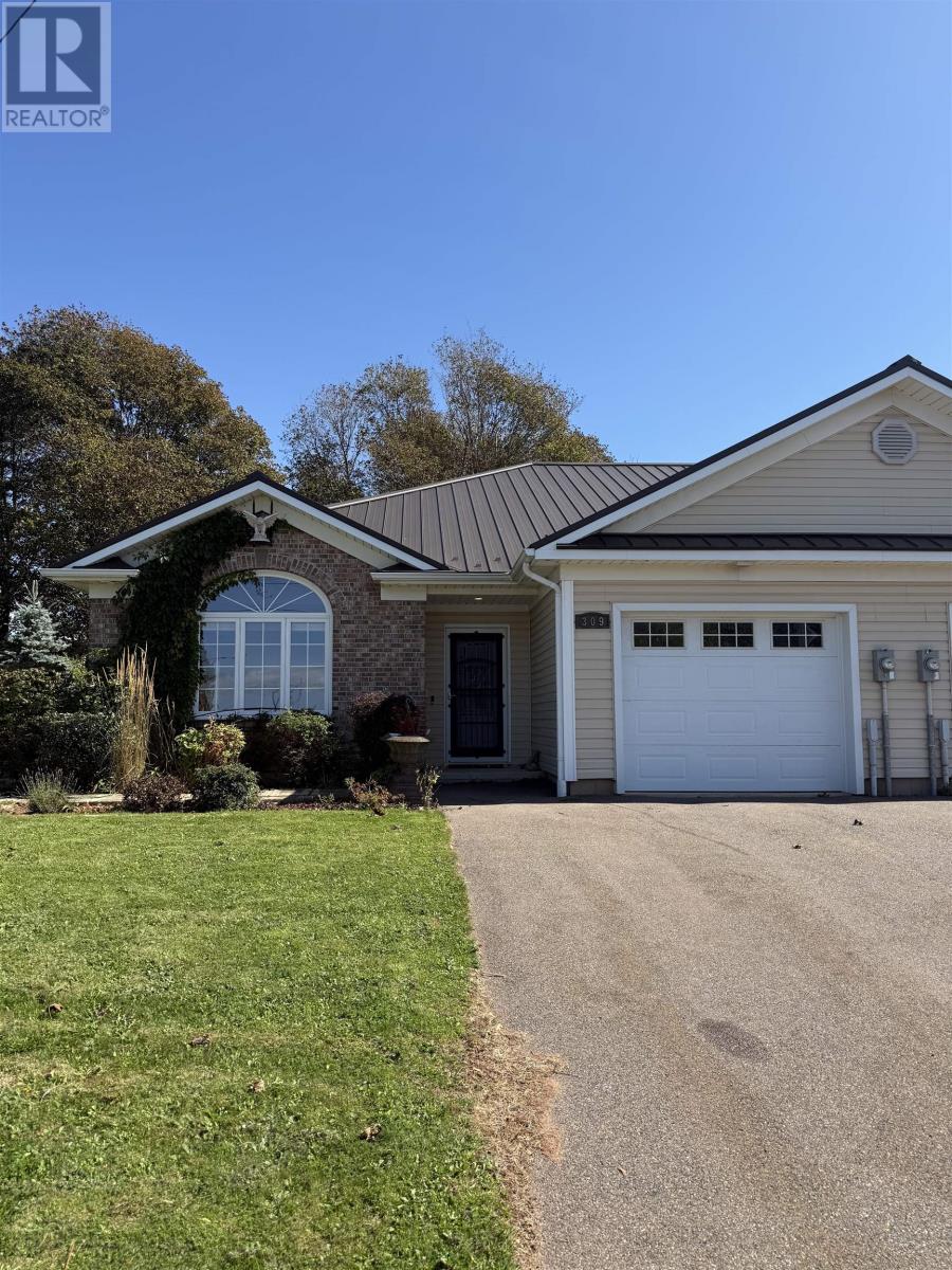 309 Duke Street, Summerside, Prince Edward Island  C1N 3T7 - Photo 3 - 202623372