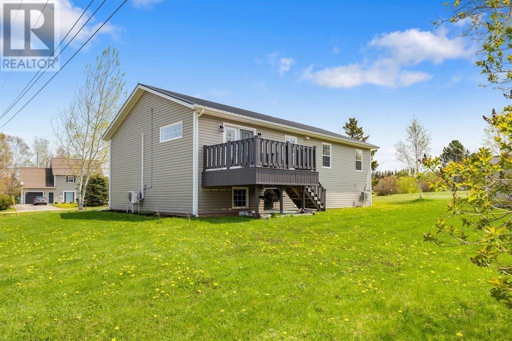 37 Rosebank Road, Stratford, Prince Edward Island  C1B 1E8 - Photo 3 - 202623524