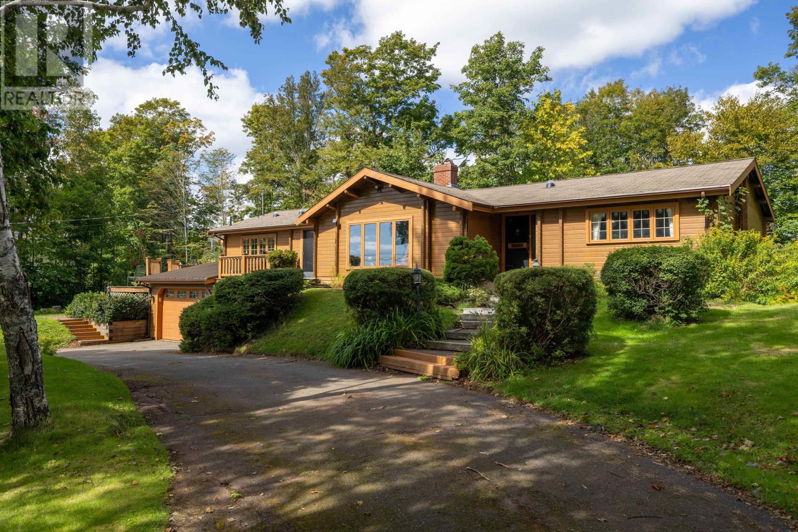 227 Keppoch Road, Stratford, Prince Edward Island  C1B 2J5 - Photo 5 - 202623627