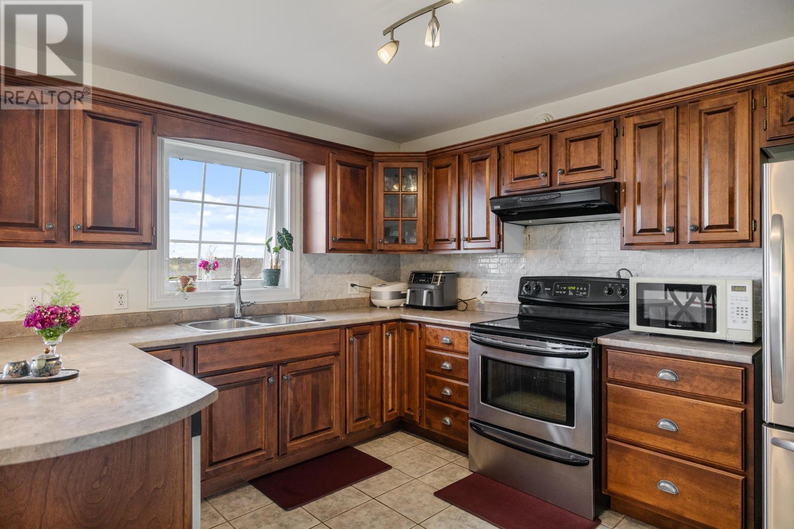 16 Bramwell Street, West Royalty, Prince Edward Island  C1E 2L2 - Photo 13 - 202623775