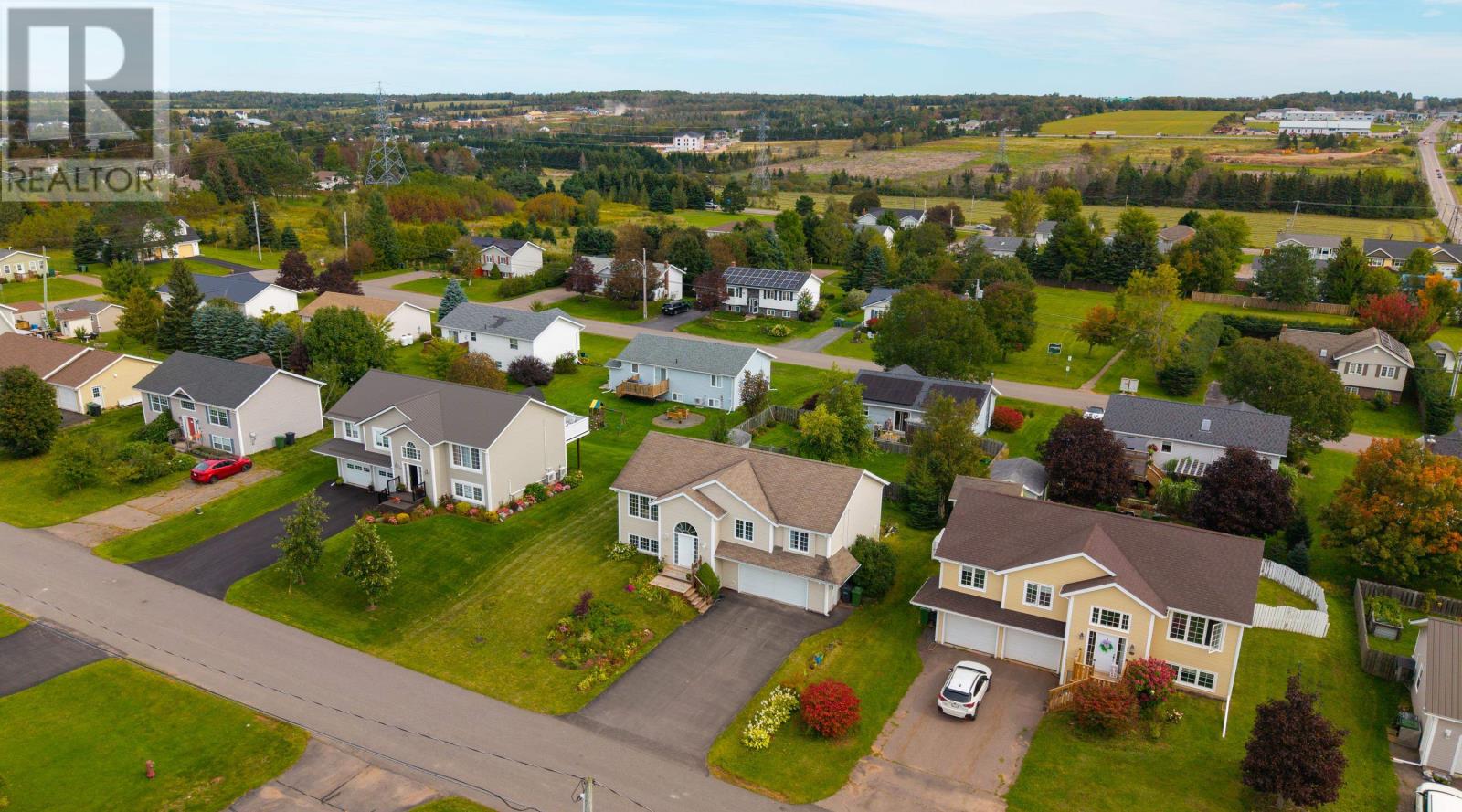 16 Bramwell Street, West Royalty, Prince Edward Island  C1E 2L2 - Photo 2 - 202623775