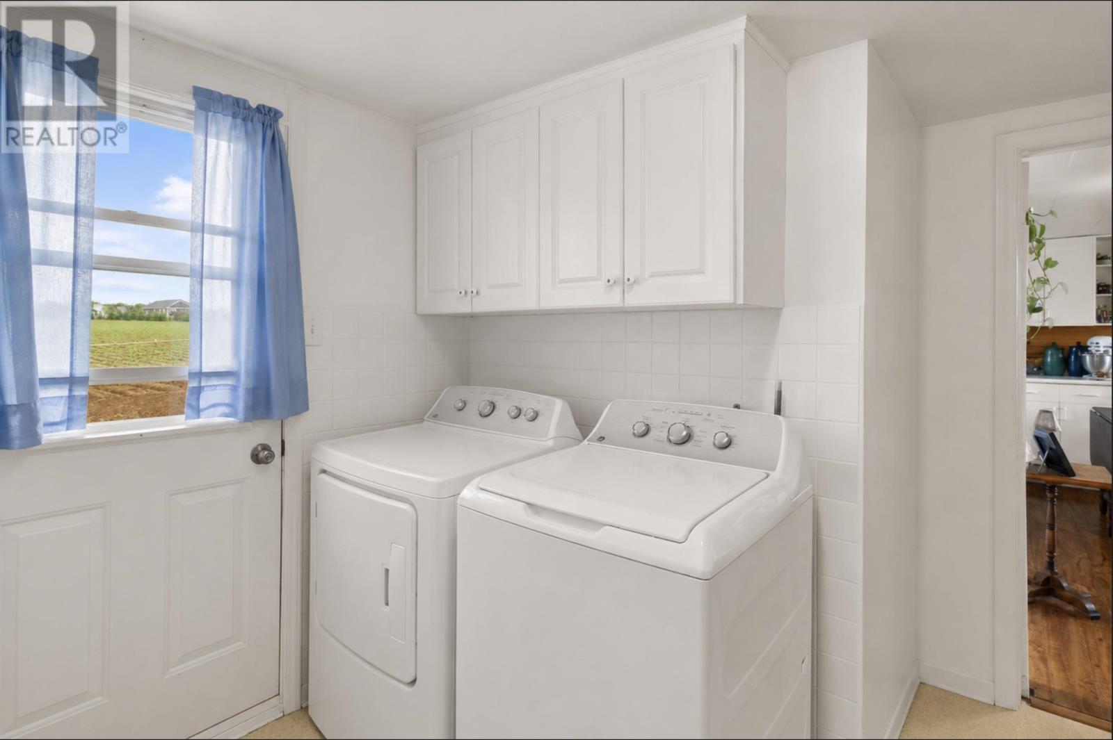 28 Bells Point Road, Cape Traverse, Prince Edward Island  C0B 1X0 - Photo 9 - 202623810