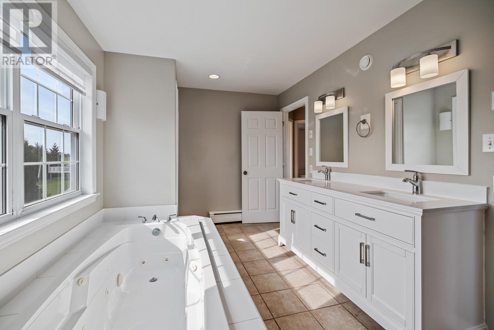 10 Jake Drive, Cornwall, Prince Edward Island  C0A 1H4 - Photo 22 - 202623860
