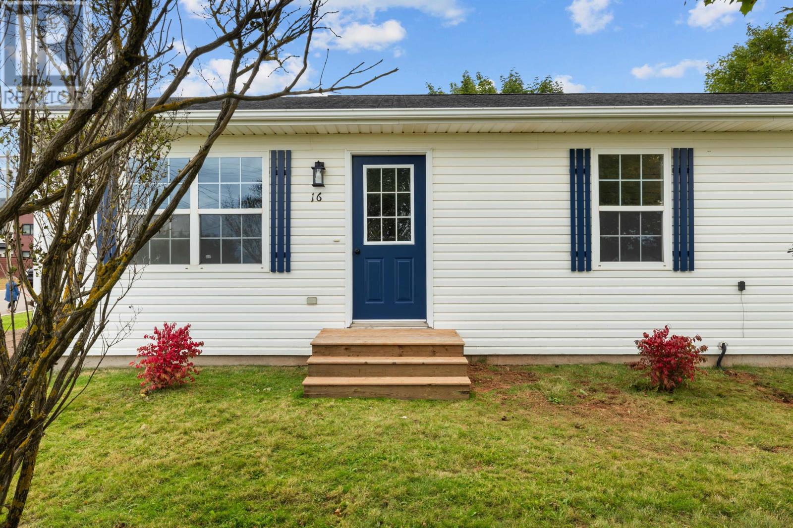 16 Kingston Road, Cornwall, Prince Edward Island  C0A 1H8 - Photo 1 - 202623926