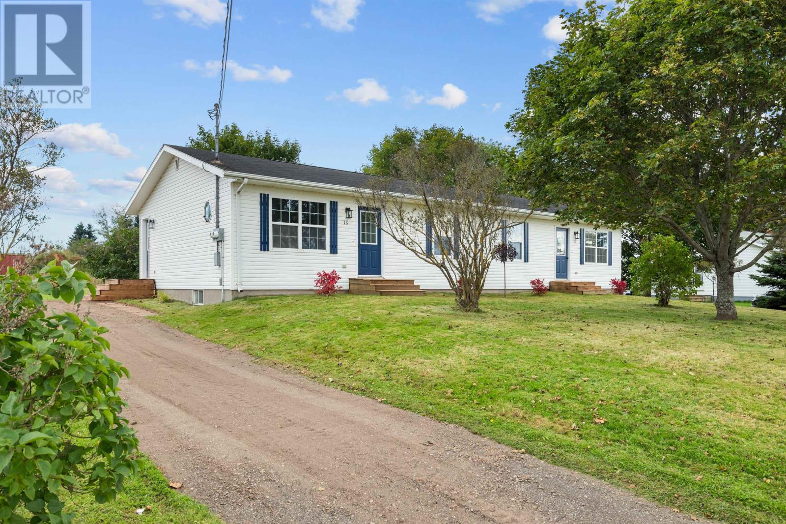 16-18 Kingston Road, Cornwall, Prince Edward Island  C0A 1H8 - Photo 2 - 202623930