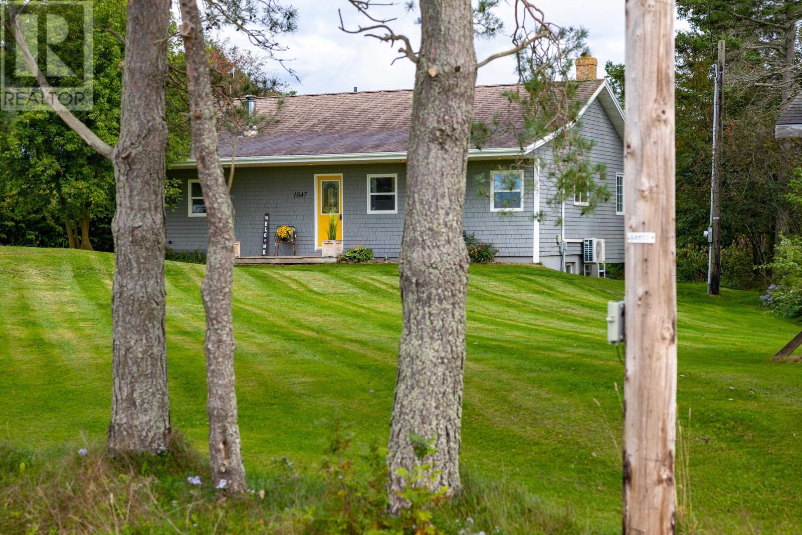 1847 Colville Road, New Haven, Prince Edward Island  C0A 1H3 - Photo 3 - 202624057