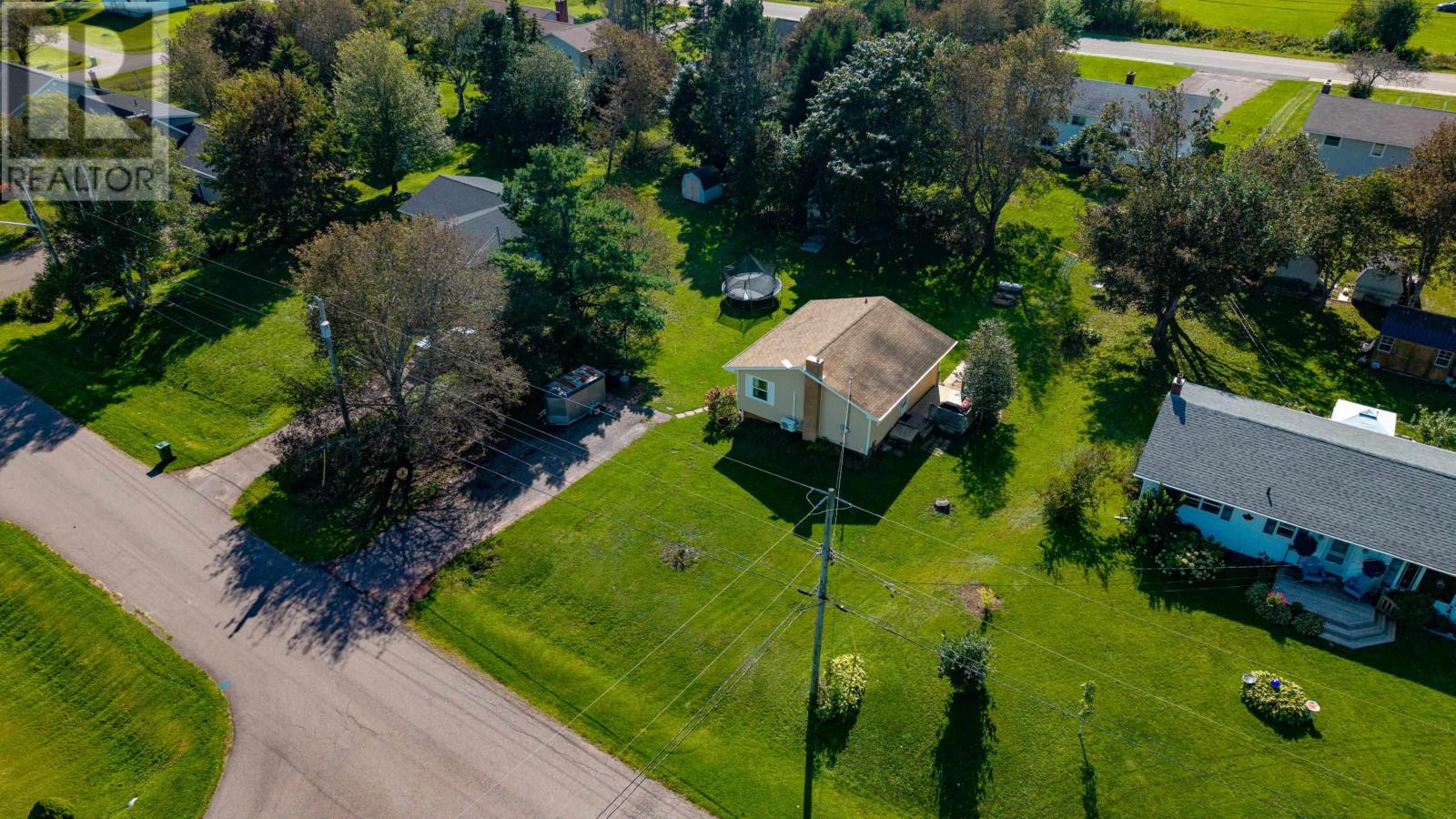 19 Pamwayne Drive, Cornwall, Prince Edward Island  C0A 1H8 - Photo 3 - 202624269