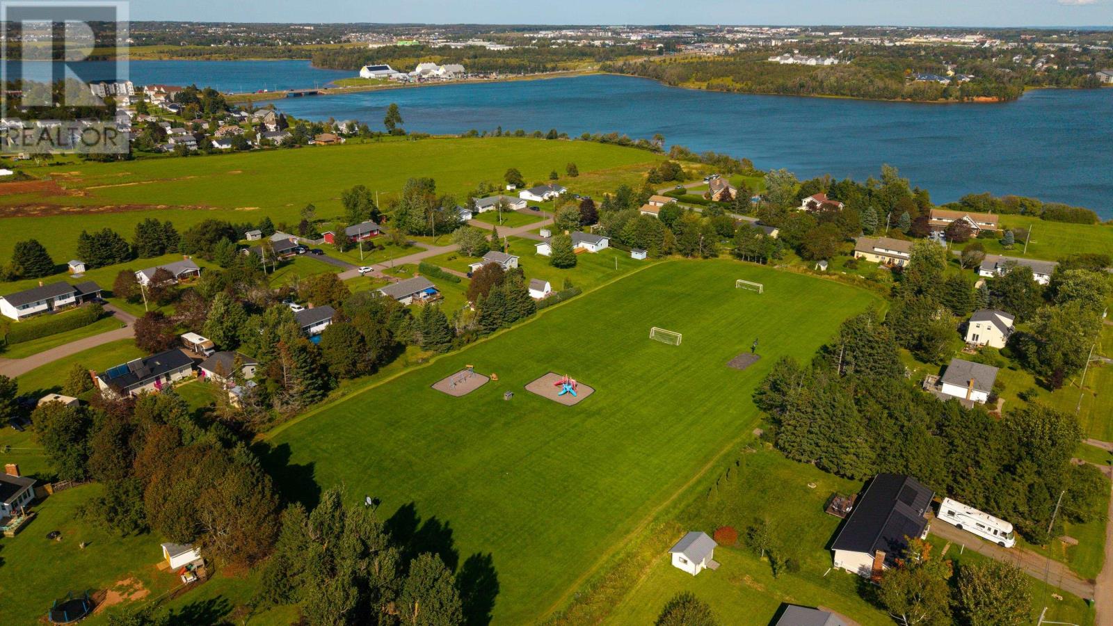 19 Pamwayne Drive, Cornwall, Prince Edward Island  C0A 1H8 - Photo 33 - 202624269