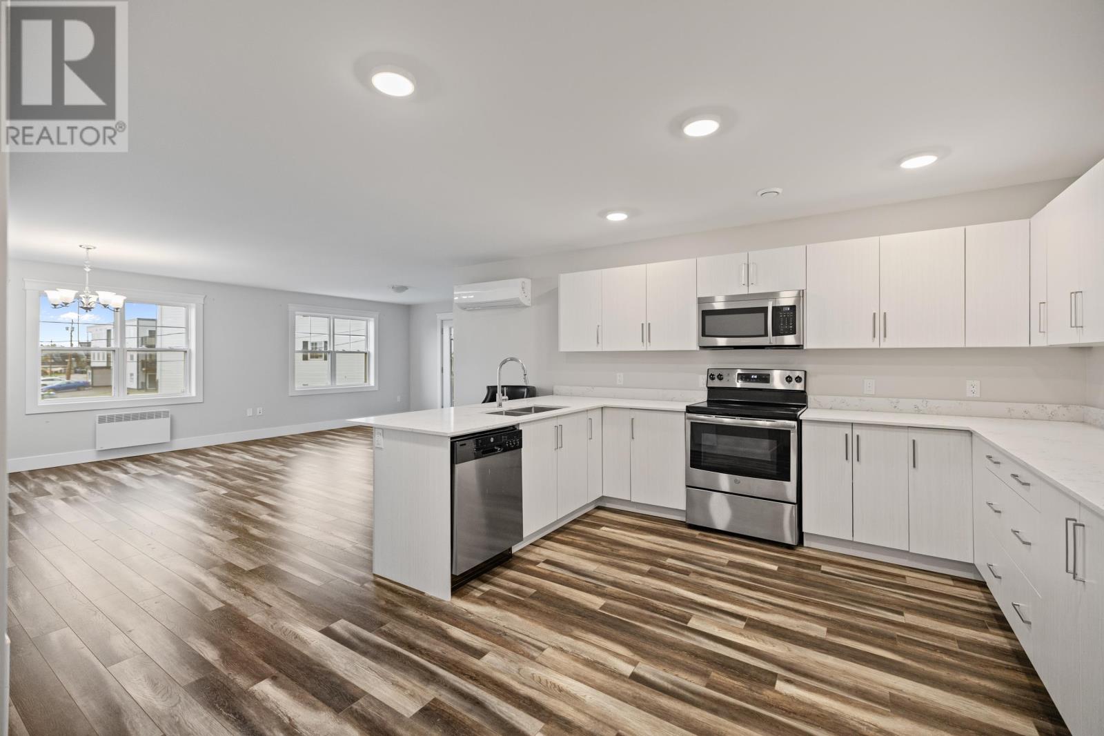 208 29 Stratford Road, Stratford, Prince Edward Island  C1B 1T4 - Photo 6 - 202624318