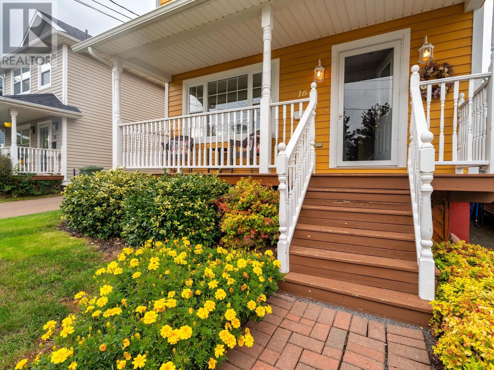 16 Esher Street, Charlottetown, Prince Edward Island  C1A 5G4 - Photo 2 - 202624320