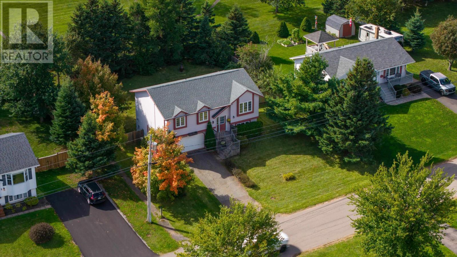 10 Kenwood Circle, Charlottetown, Prince Edward Island  C1E 1Z8 - Photo 2 - 202624348