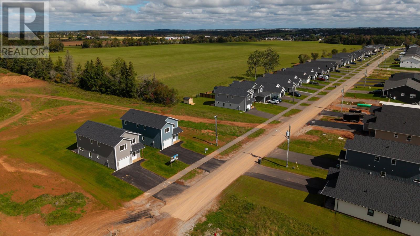 125 Samantha Lane, Cornwall, Prince Edward Island  C0A 1H0 - Photo 2 - 202624376