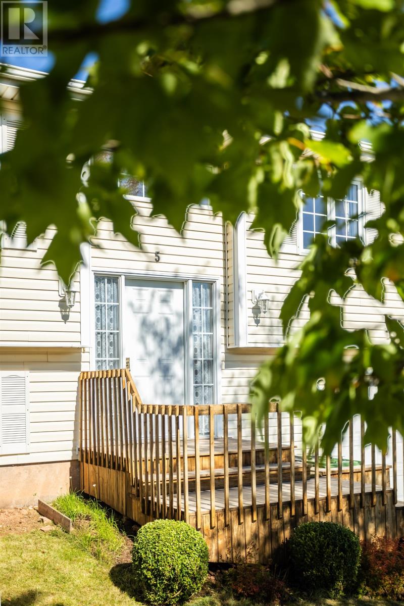 5 Commonwealth Avenue, Charlottetown, Prince Edward Island  C1E 2E7 - Photo 3 - 202624498