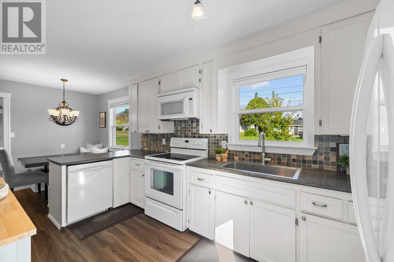 10 Dale Drive, Charlottetown, Prince Edward Island  C1A 7X5 - Photo 10 - 202624551