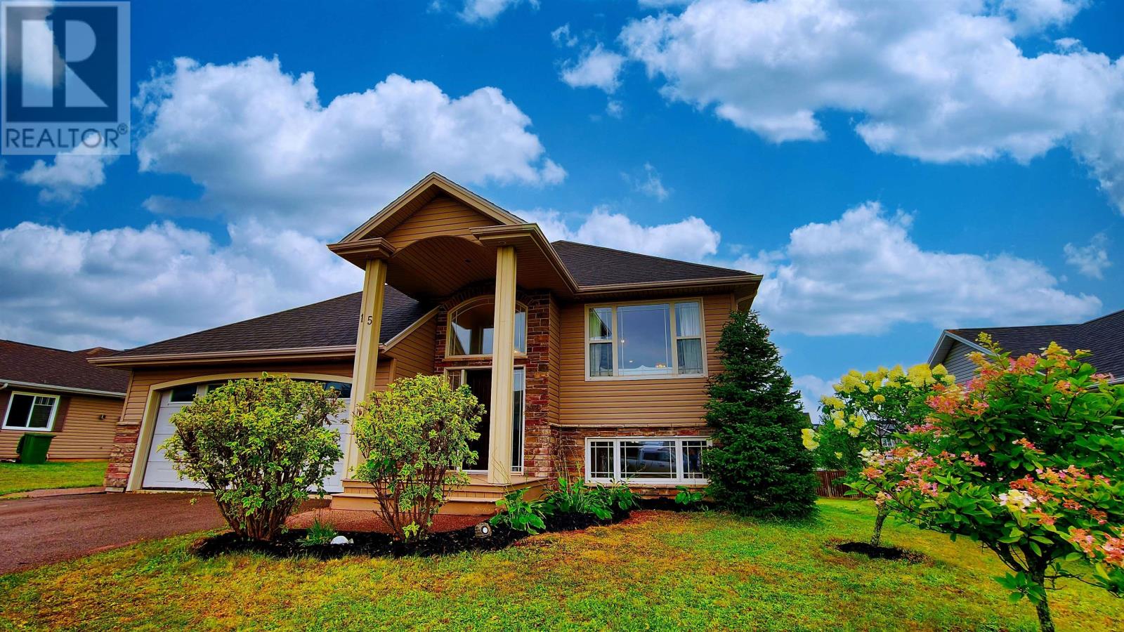 15 Larkspur Street, Stratford, Prince Edward Island  C1B 0H4 - Photo 3 - 202624811