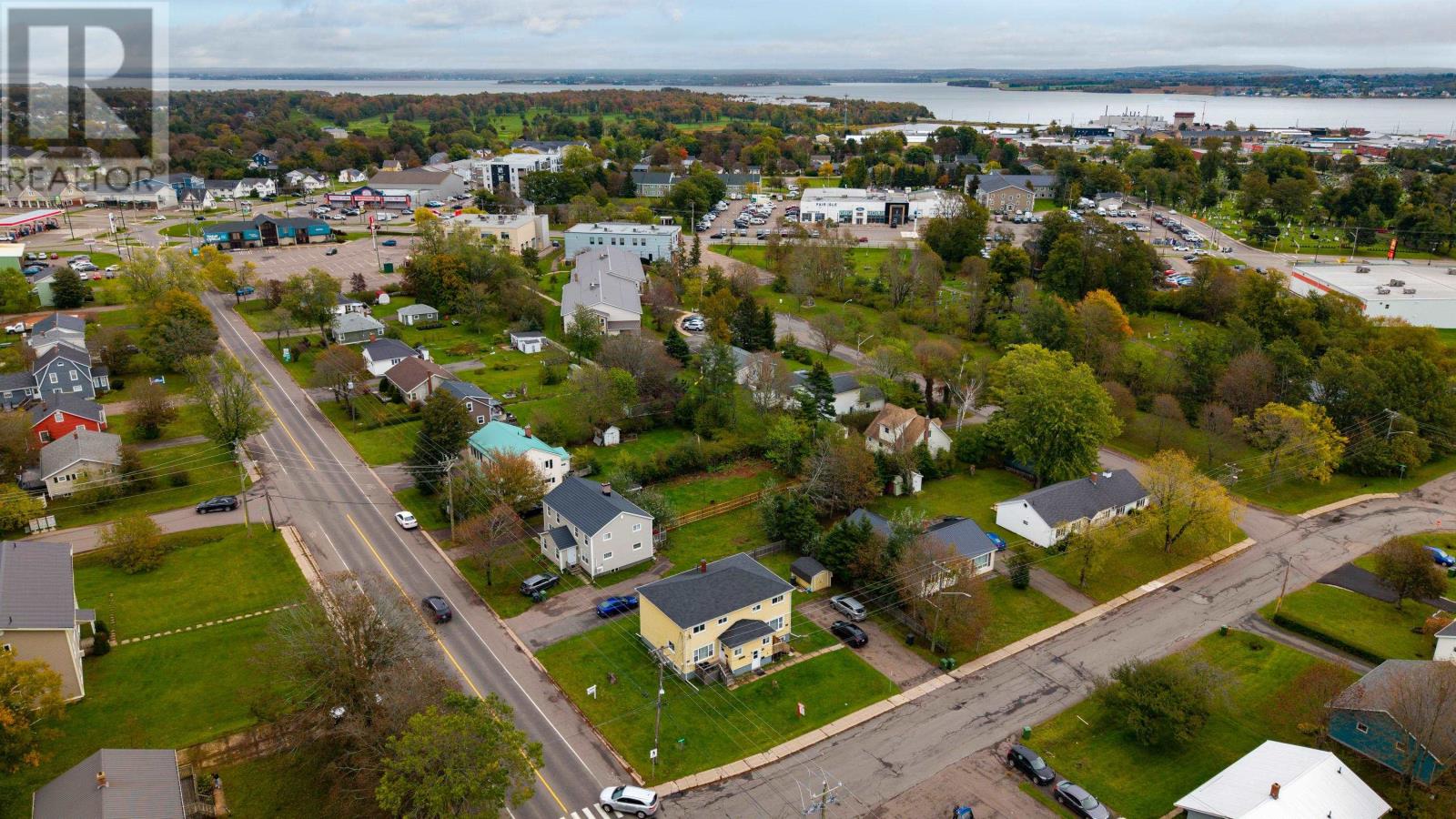 72,74,76 Parkview Drive, Charlottetown, Prince Edward Island  C1A 2E2 - Photo 4 - 202624824