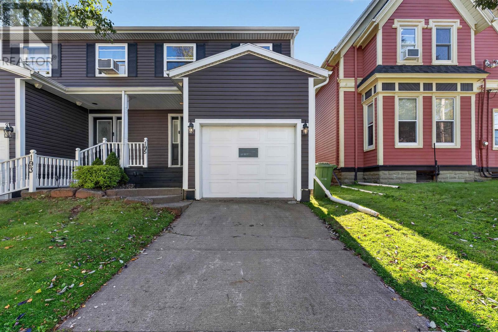 195 Hillsborough Street, Charlottetown, Prince Edward Island  C1A 4W8 - Photo 2 - 202625114