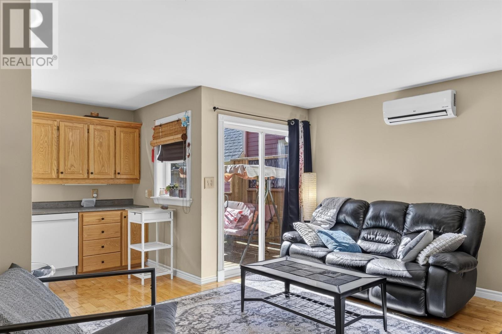 195 Hillsborough Street, Charlottetown, Prince Edward Island  C1A 4W8 - Photo 6 - 202625114