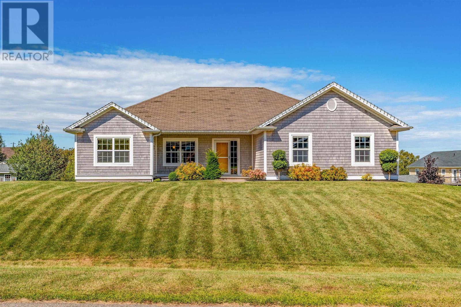 49 Emmalee Drive, Stratford, Prince Edward Island  C1B 0B5 - Photo 1 - 202625122