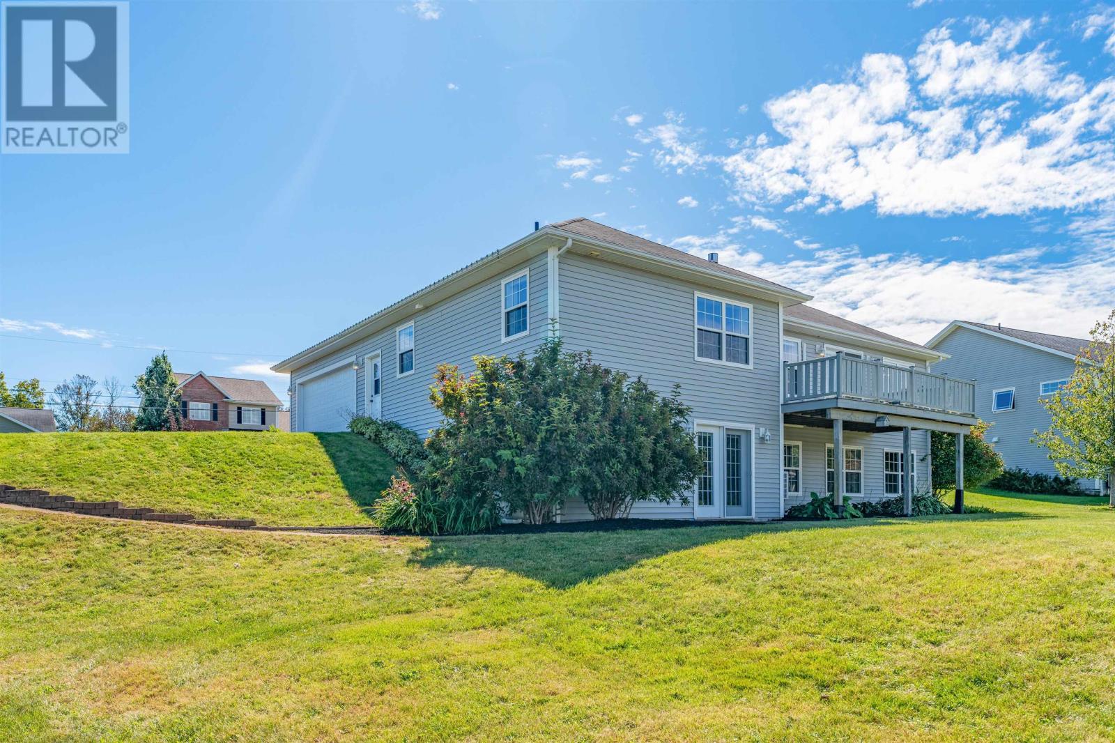 49 Emmalee Drive, Stratford, Prince Edward Island  C1B 0B5 - Photo 3 - 202625122