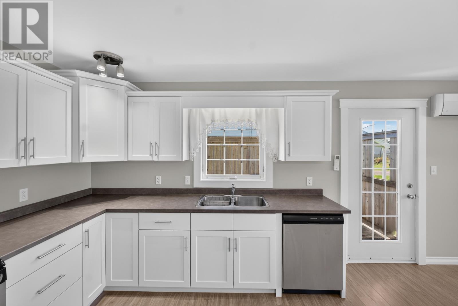 26 Stephanie Drive, Cornwall, Prince Edward Island  C0A 1H4 - Photo 12 - 202625128