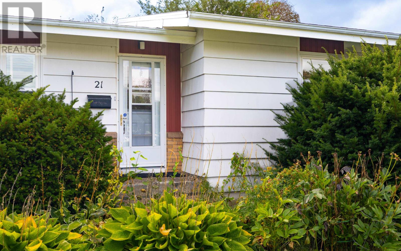 21 Smallwood Crescent, Charlottetown, Prince Edward Island  C1A 3J4 - Photo 2 - 202625145