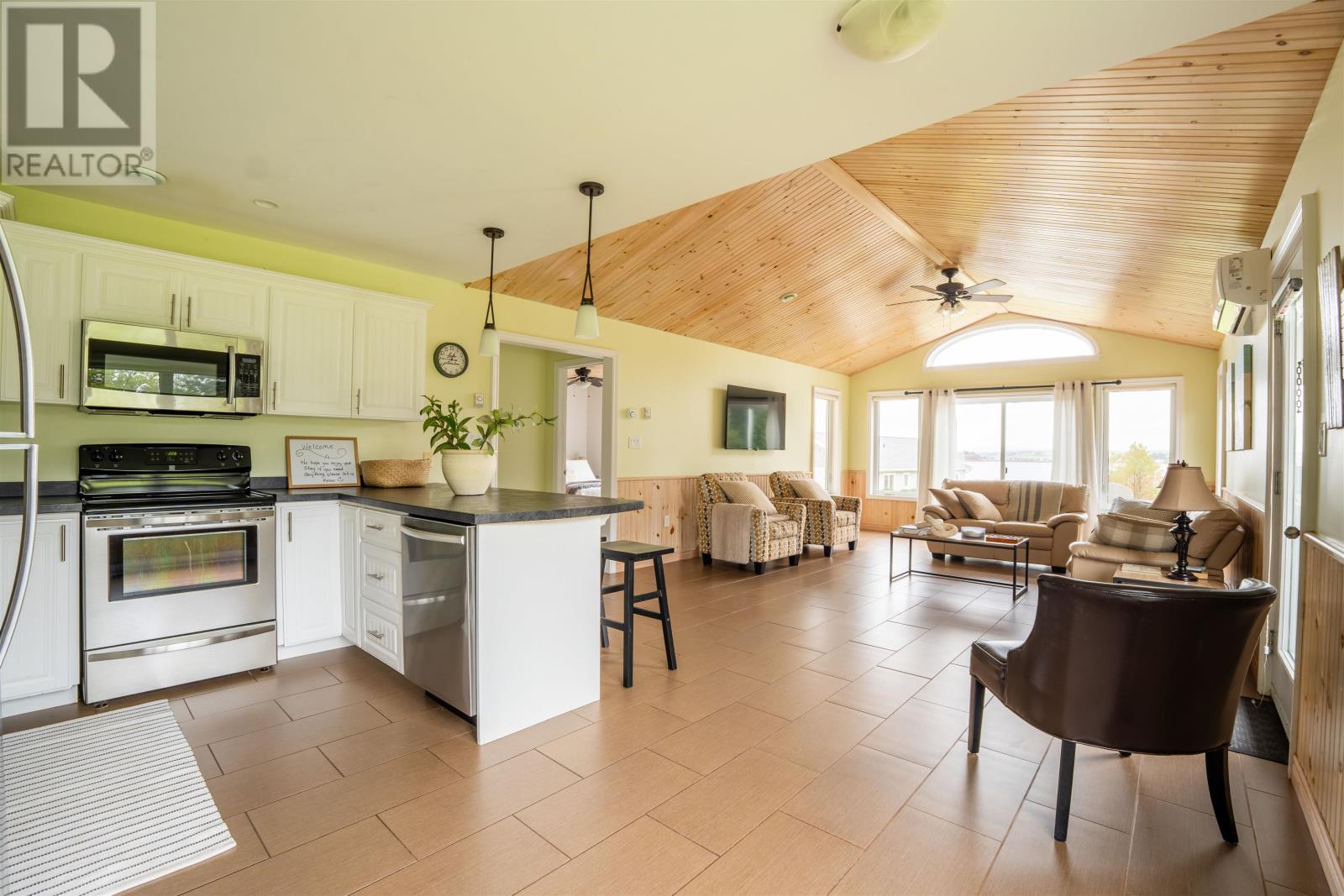 25 Burns Avenue, Stanley Bridge, Prince Edward Island  C0A 1E0 - Photo 13 - 202625241