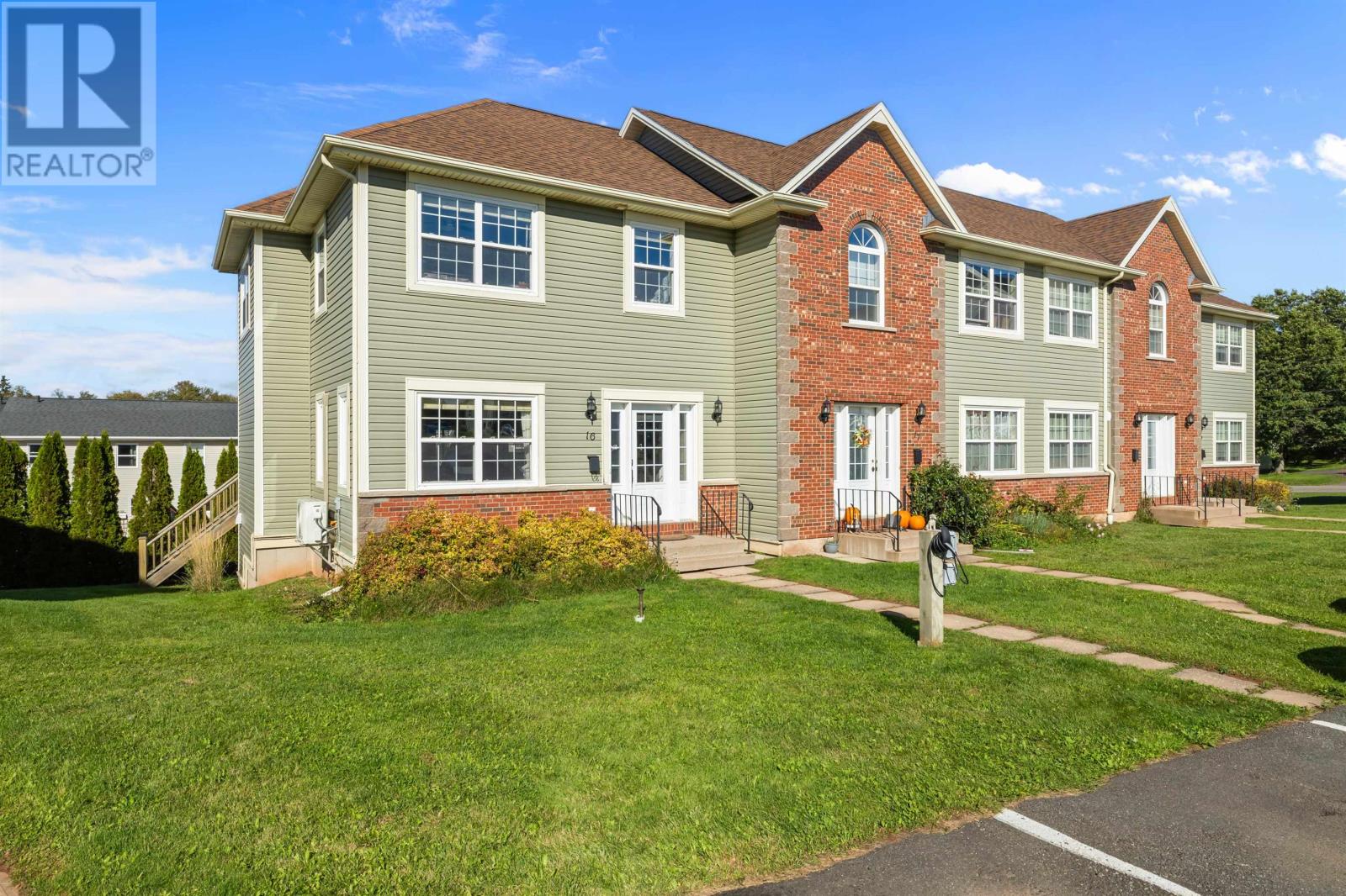 16 Edgeview Court, Stratford, Prince Edward Island