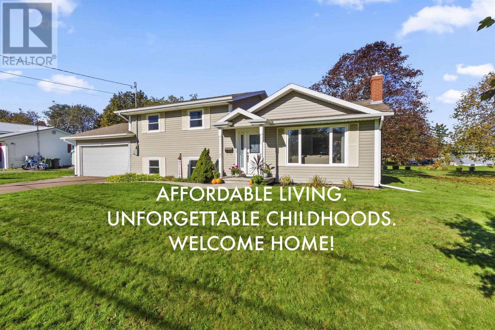 11 Holland Drive, Stratford, Prince Edward Island  C1B 1S9 - Photo 1 - 202625332
