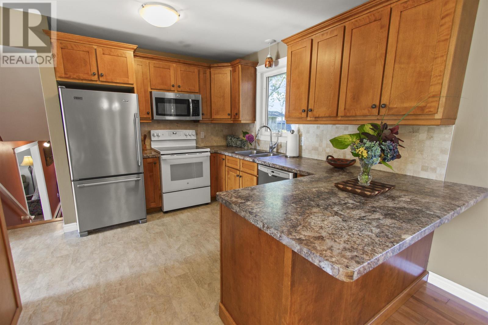 11 Holland Drive, Stratford, Prince Edward Island  C1B 1S9 - Photo 10 - 202625332
