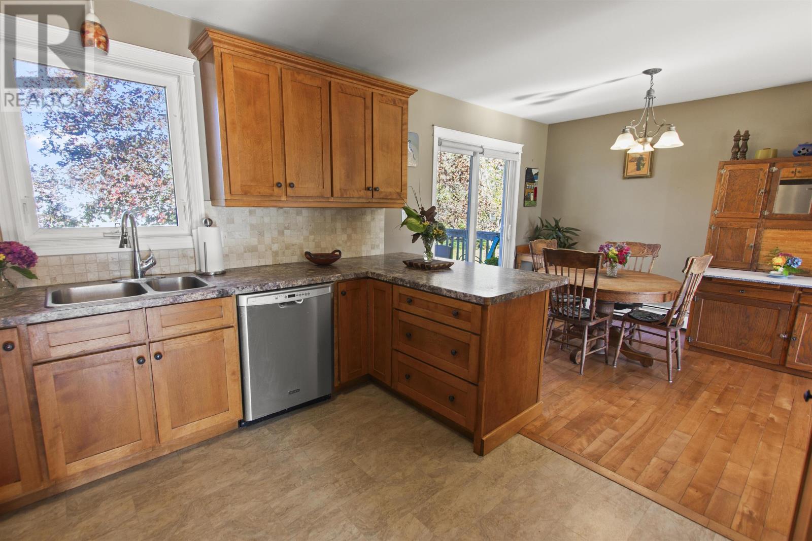 11 Holland Drive, Stratford, Prince Edward Island  C1B 1S9 - Photo 12 - 202625332