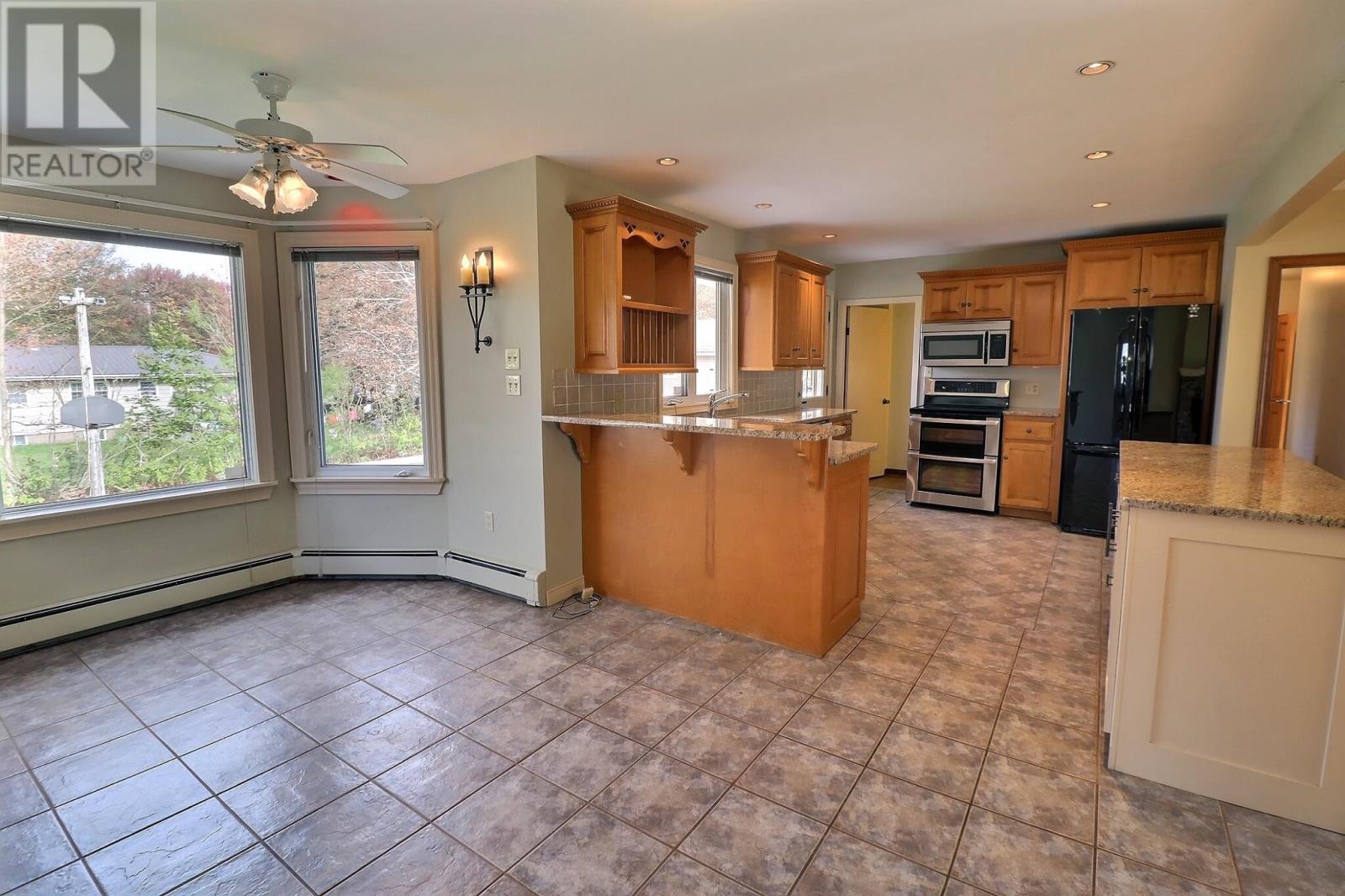46 Roper Drive, Charlottetown, Prince Edward Island  C1A 6J2 - Photo 5 - 202625356