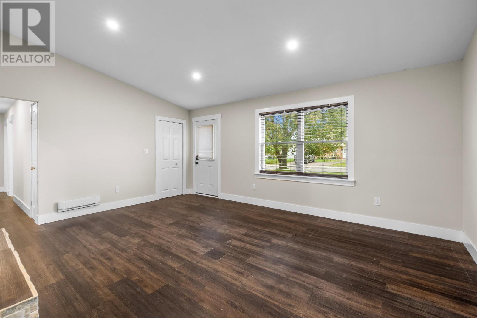 25 Andrews Court, Charlottetown, Prince Edward Island  C1C 1B2 - Photo 5 - 202625357
