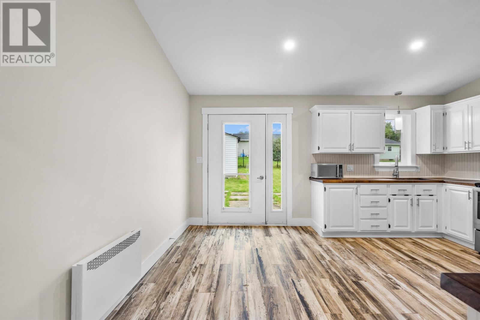 25 Andrews Court, Charlottetown, Prince Edward Island  C1C 1B2 - Photo 8 - 202625357